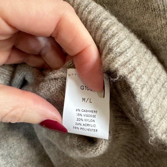 Kerisma Amada Sweater size M/L - Picture 5 of 6